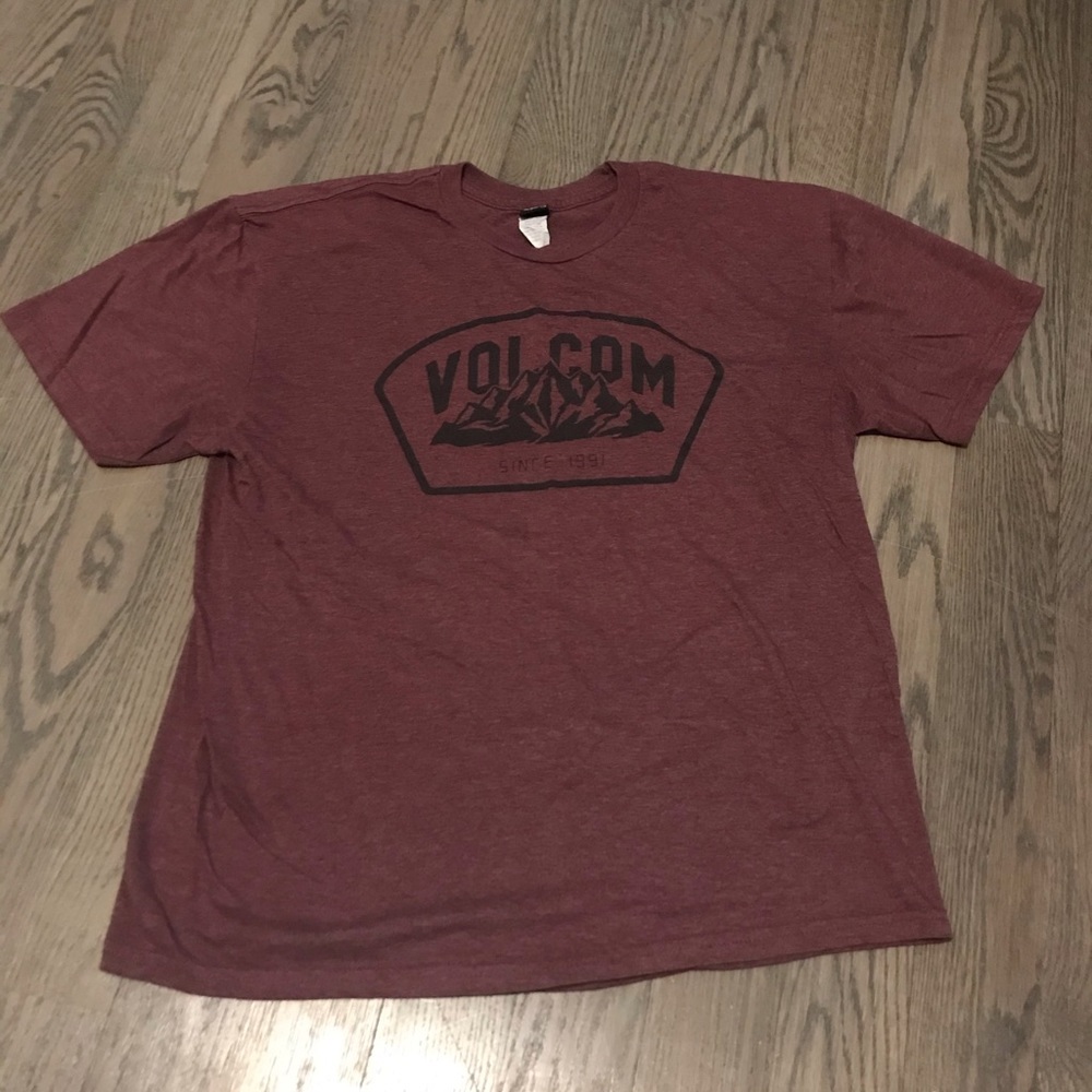 Volcom Maroon T-Shirt Size Large
